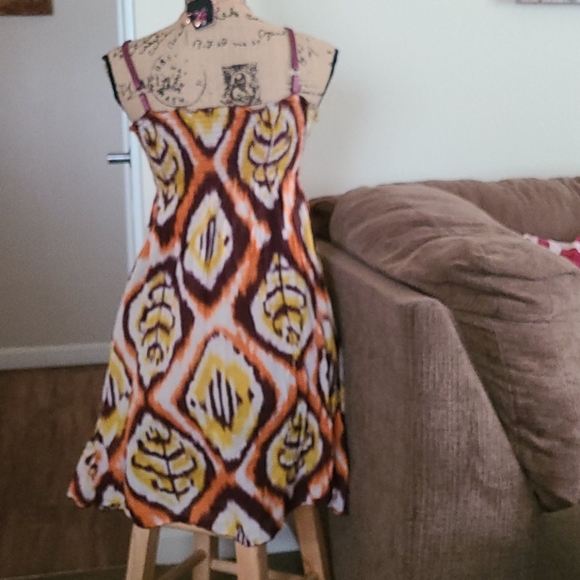 Super cute Summer/Fall Dress - Picture 3 of 4